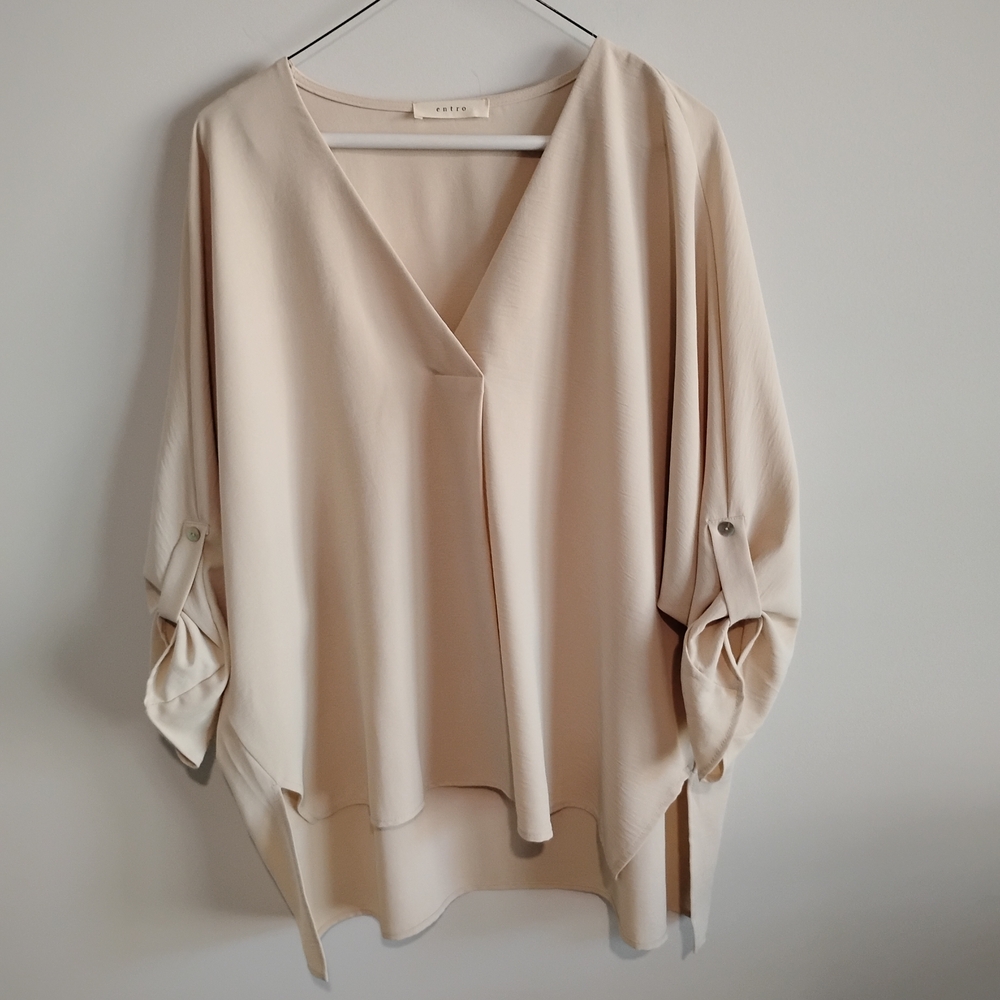 Entro V-Neck Blouse, Cream, Size medium. Fits Large/XL
